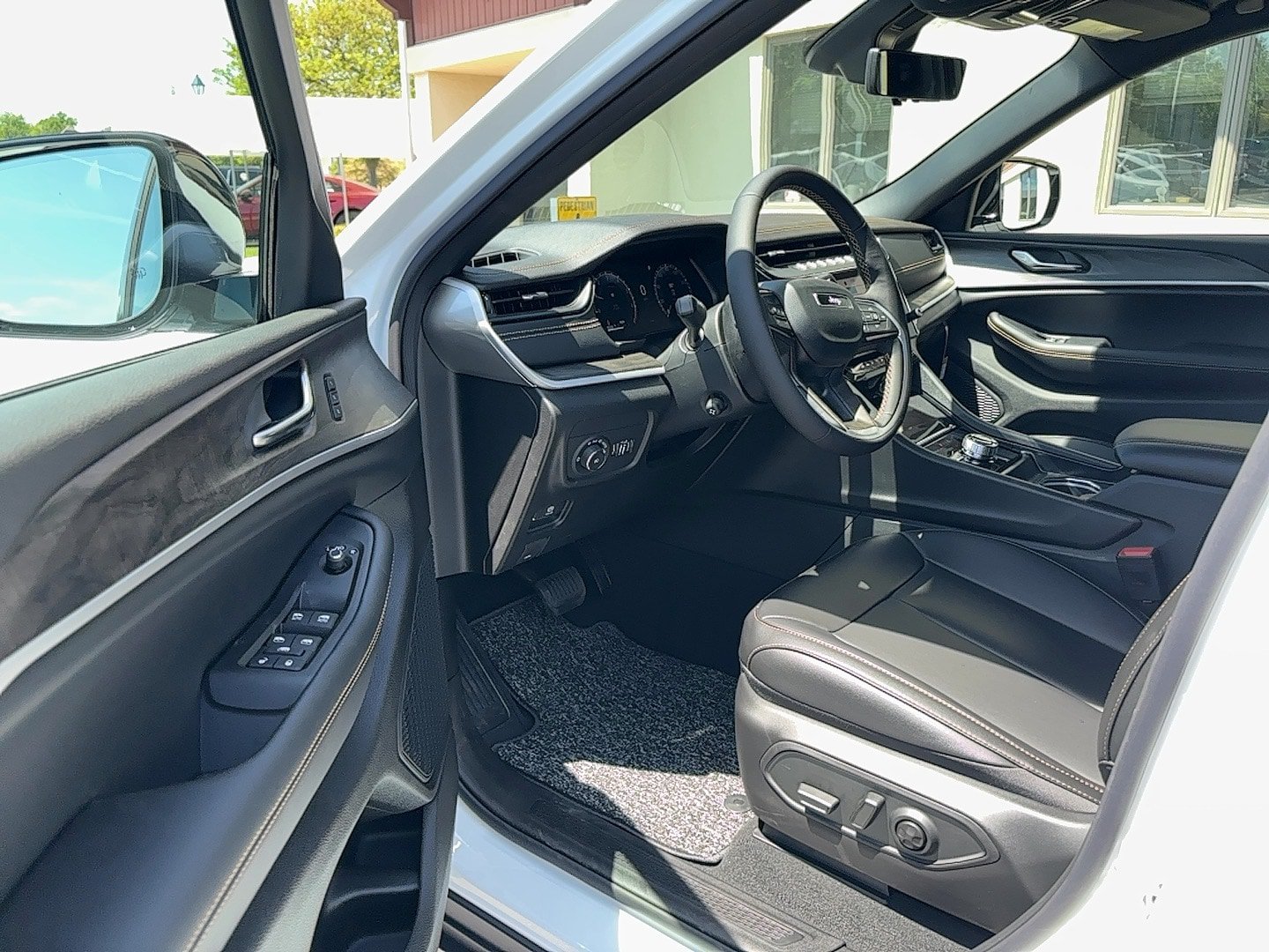New 2026 Jeep Grand Cherokee L Limited AWD/4WD image 24