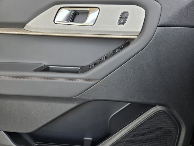 New 2025 Ford Explorer Active w/ Active Comfort Package image 17