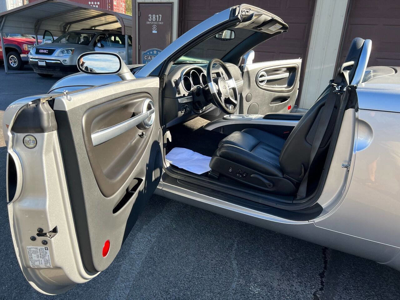 Used 2004 Chevrolet SSR w/ Preferred Equipment Group RWD image 44