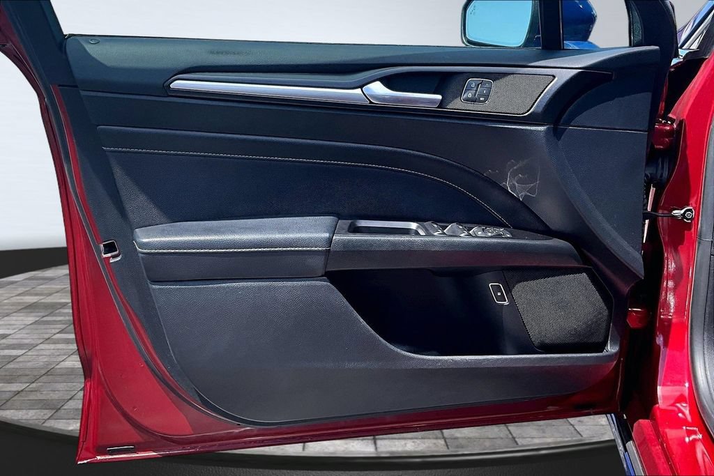 Used 2019 Ford Fusion Titanium FWD image 20
