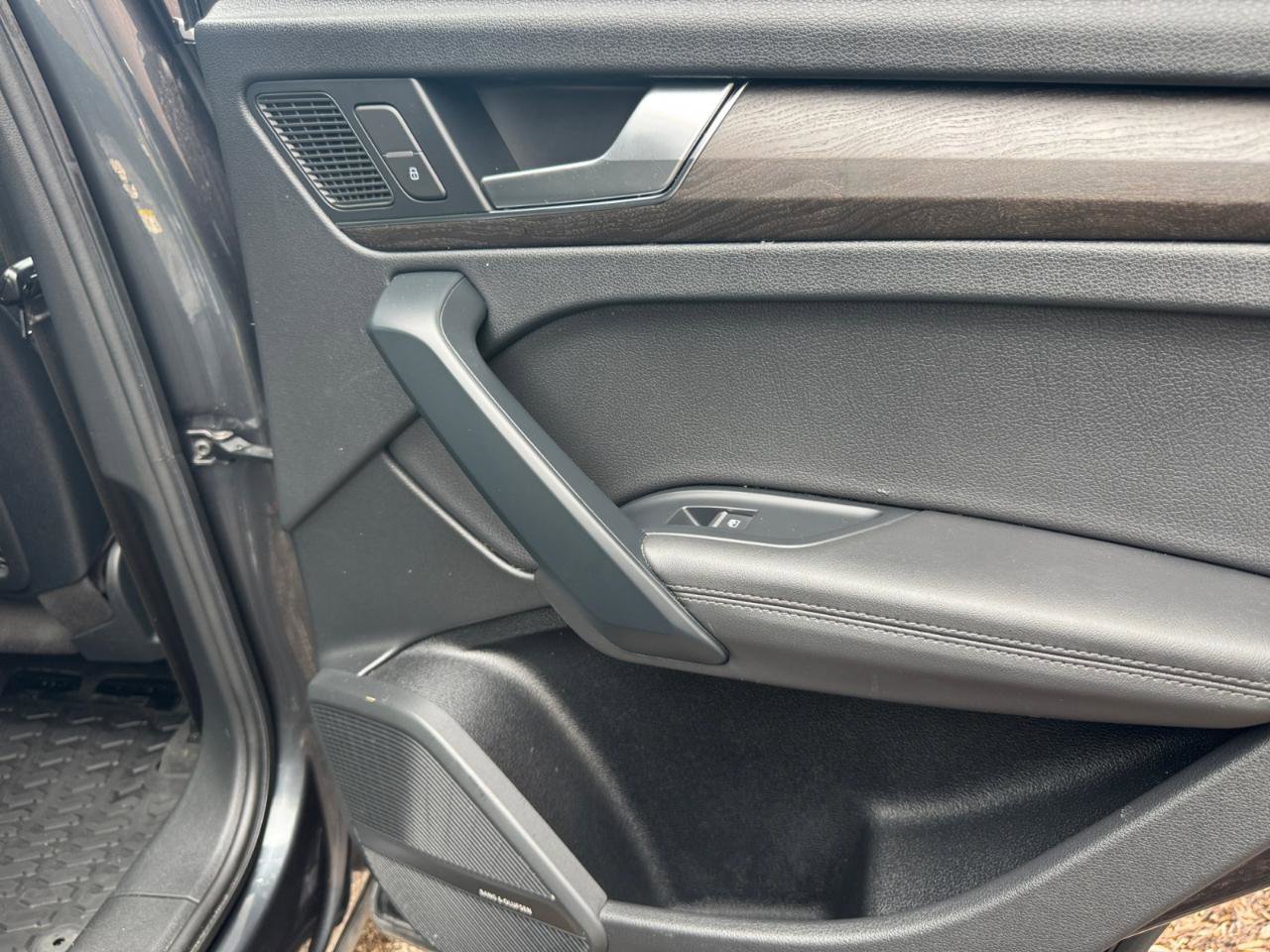 Used 2020 Audi Q5 2.0T Premium Plus w/ Premium Plus Package image 30