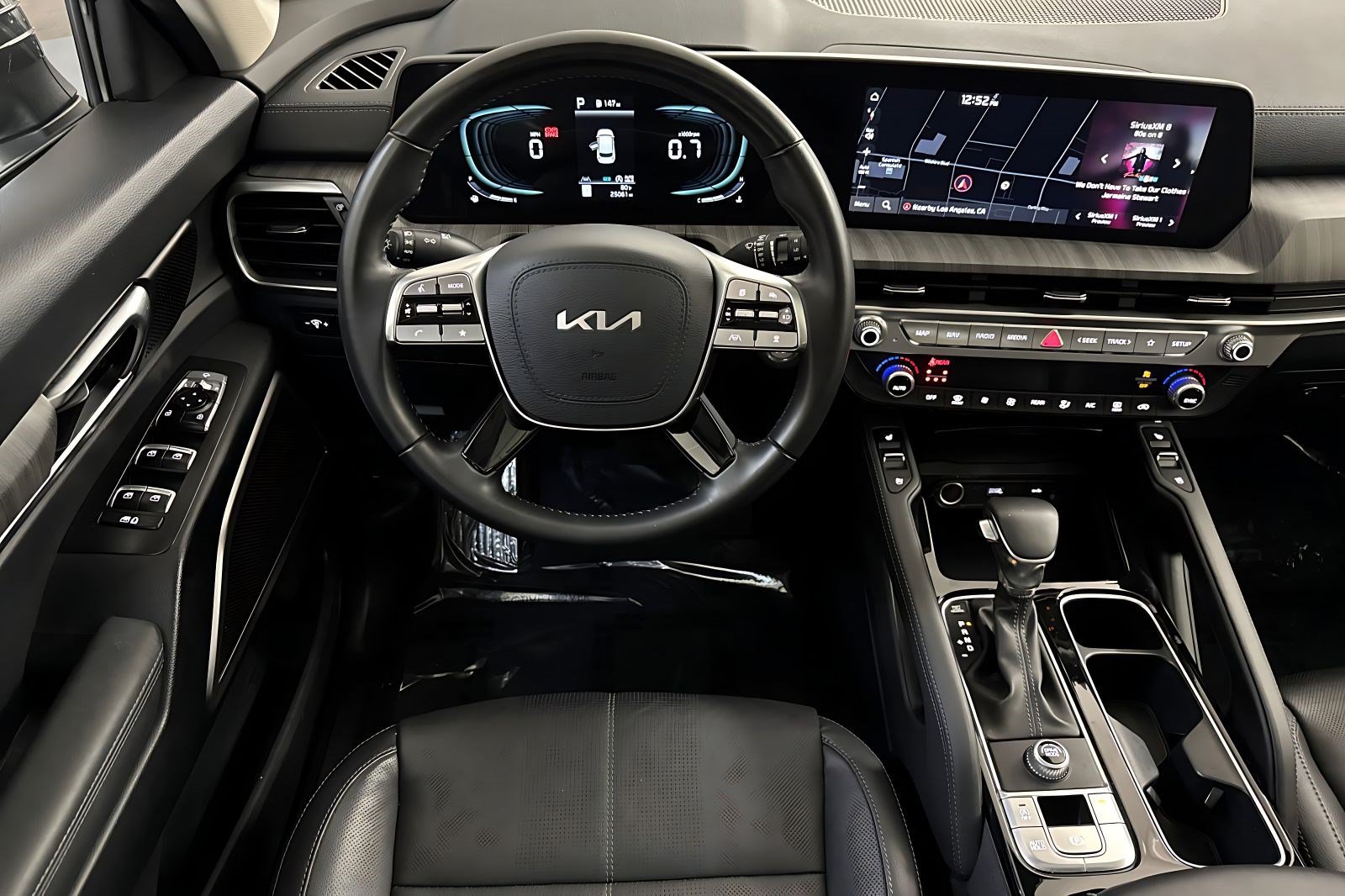 Used 2023 Kia Telluride EX w/ EX Captain's Chair Package FWD image 28