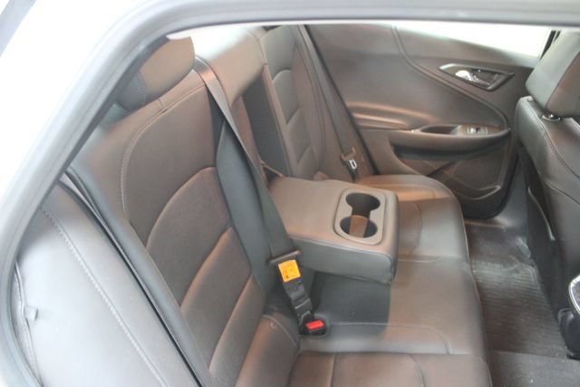 Used 2016 Chevrolet Malibu Premier FWD image 9