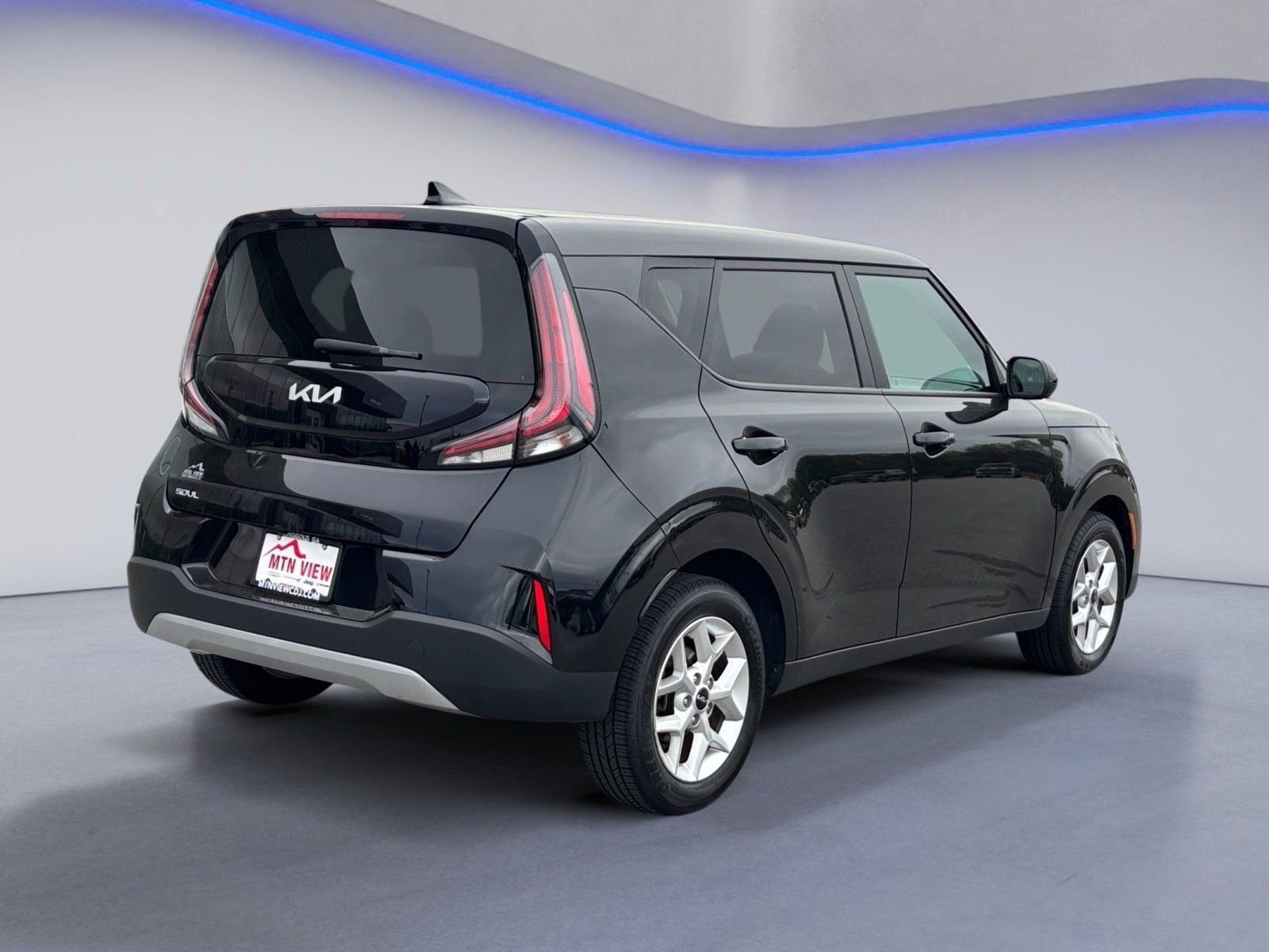 Used 2023 Kia Soul LX w/ LX Technology Package image 3