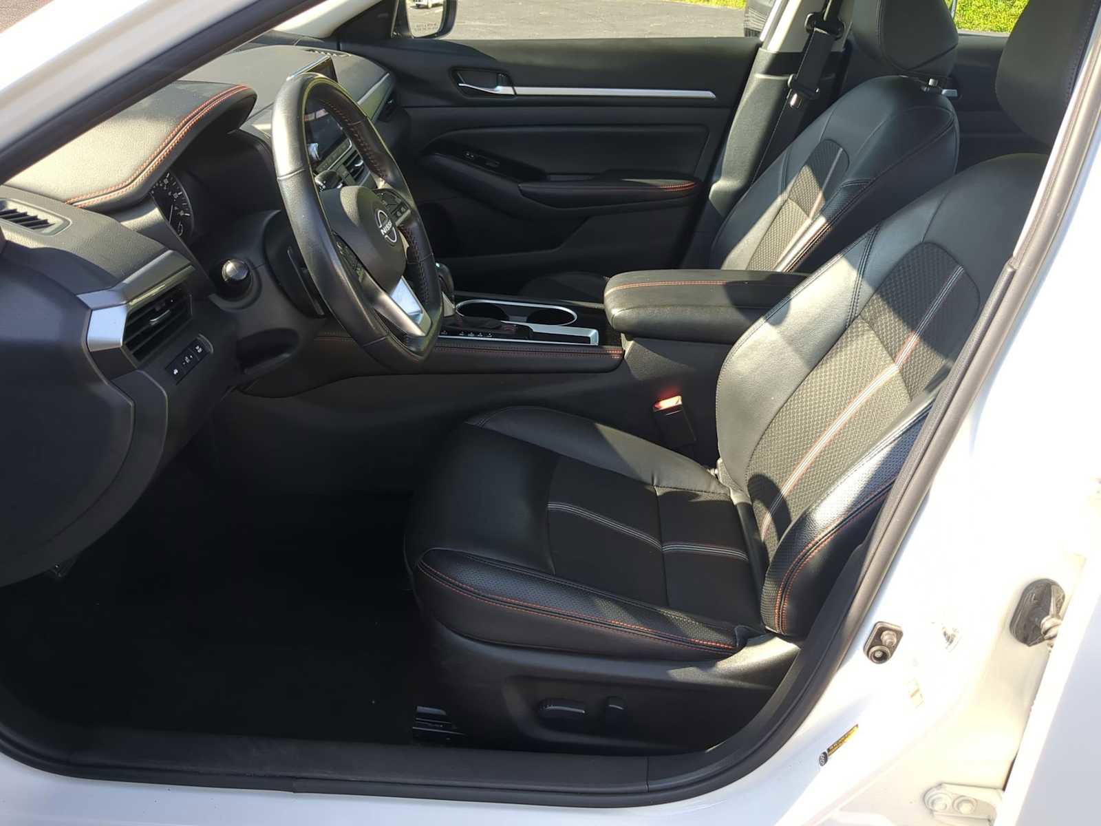 Used 2024 Nissan Altima 2.5 SR FWD image 14