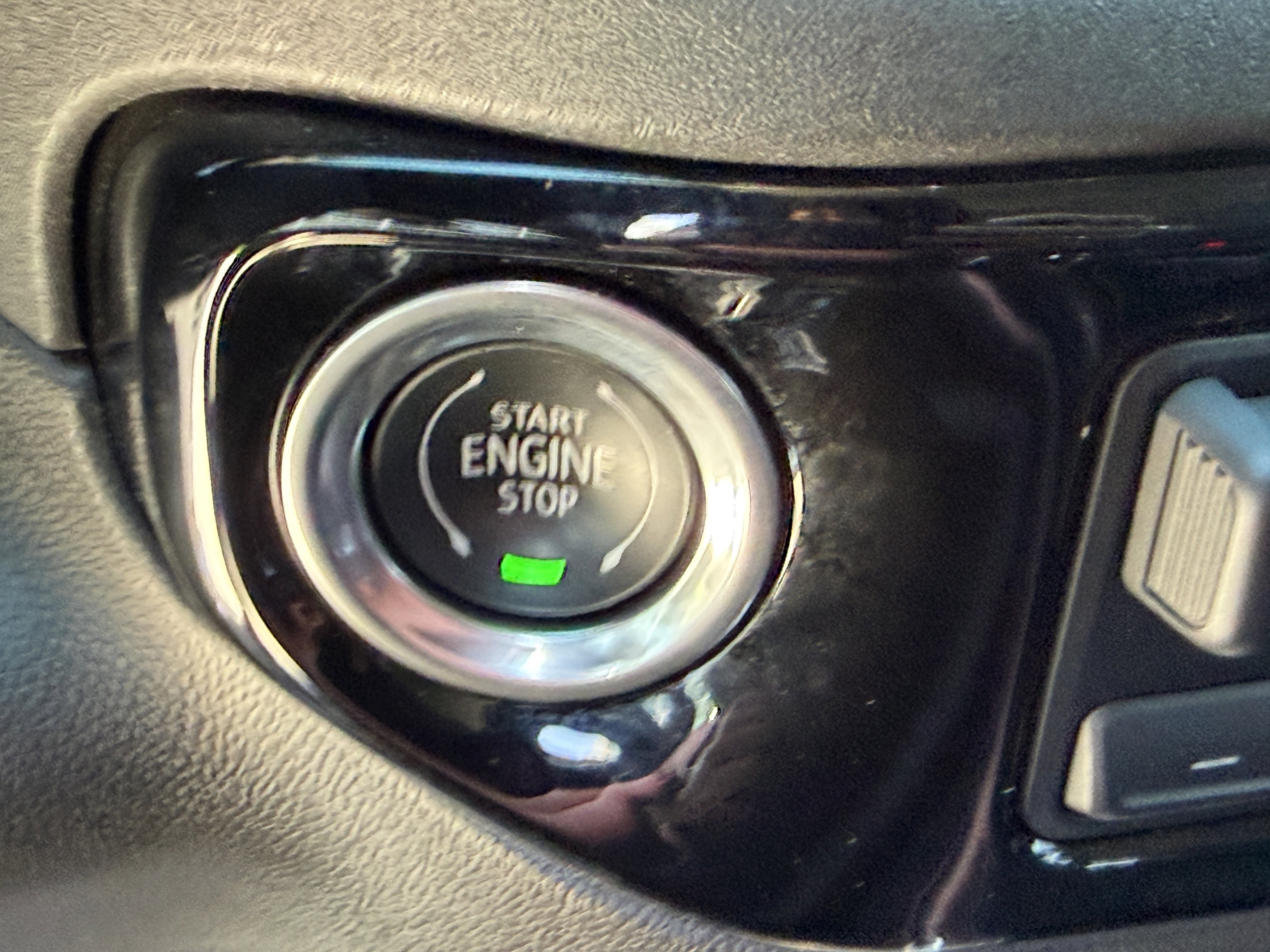 Used 2023 Chevrolet Silverado 1500 LTZ AWD/4WD image 22