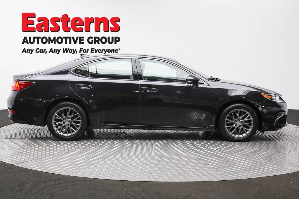 Used 2018 Lexus ES 350 350 w/ Luxury Package w/Wood Trim image 4