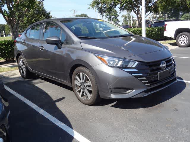 Used 2024 Nissan Versa SV FWD image 4