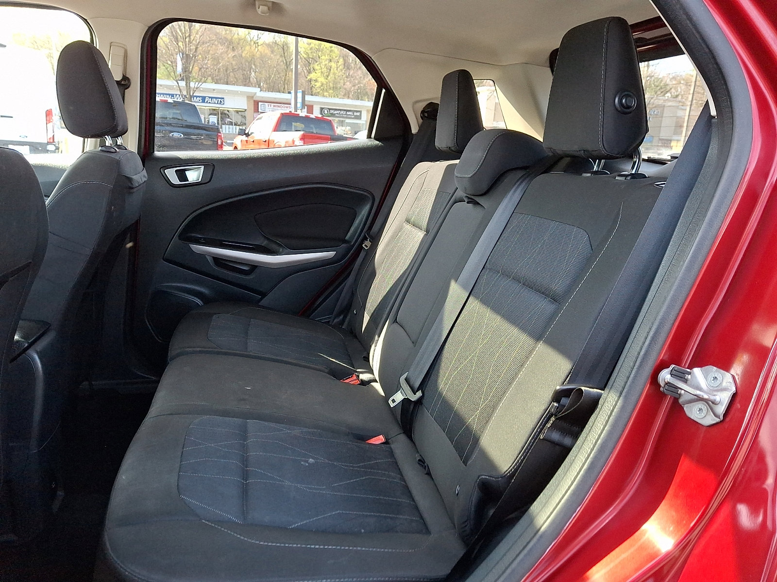 Used 2018 Ford EcoSport SE w/ SE Convenience Package image 10