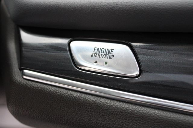 Used 2021 Buick Enclave Premium w/ Sun and Sites Package FWD image 16