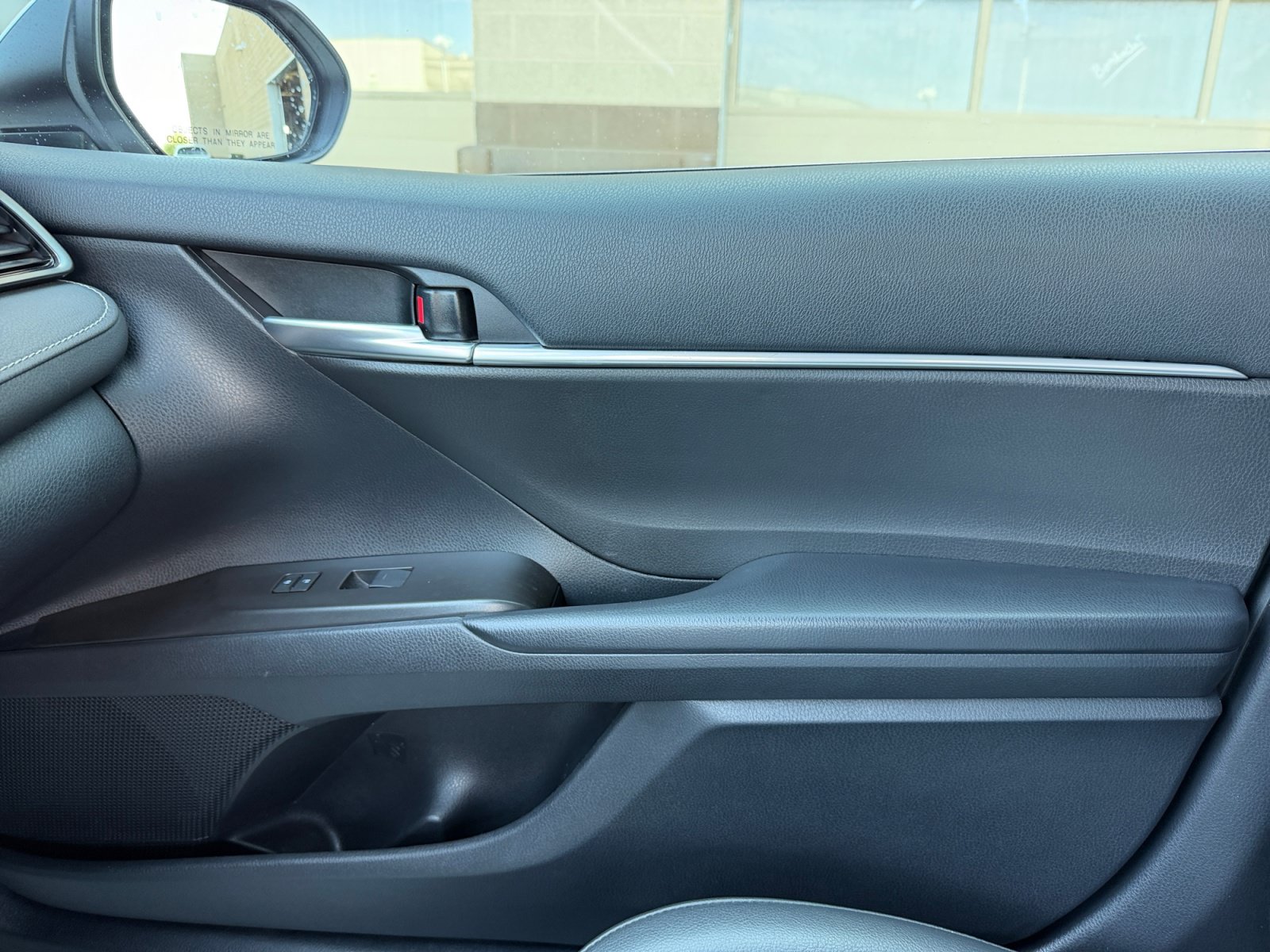 Used 2023 Toyota Camry SE FWD image 16
