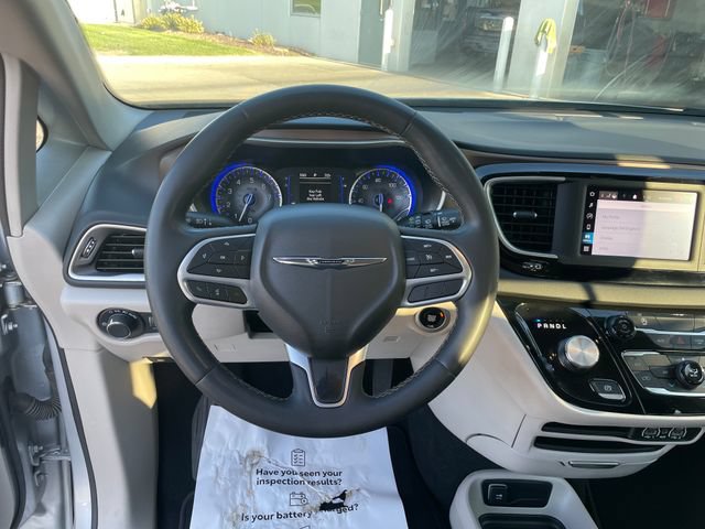 Used 2023 Chrysler Voyager LX FWD image 14