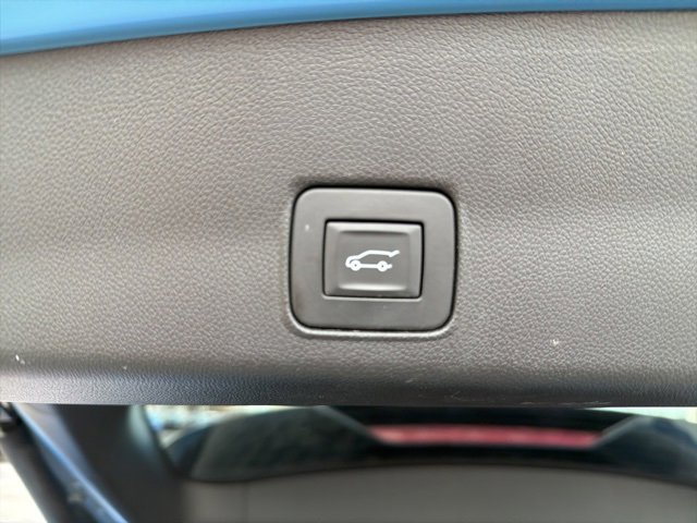 Used 2023 Chevrolet TrailBlazer RS w/ Sun and Liftgate Package image 37