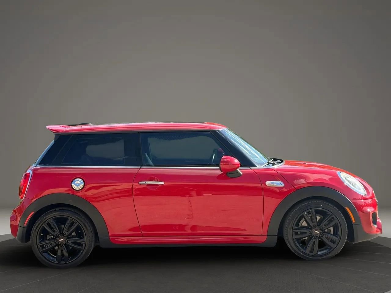 Used 2017 MINI Cooper S image 2