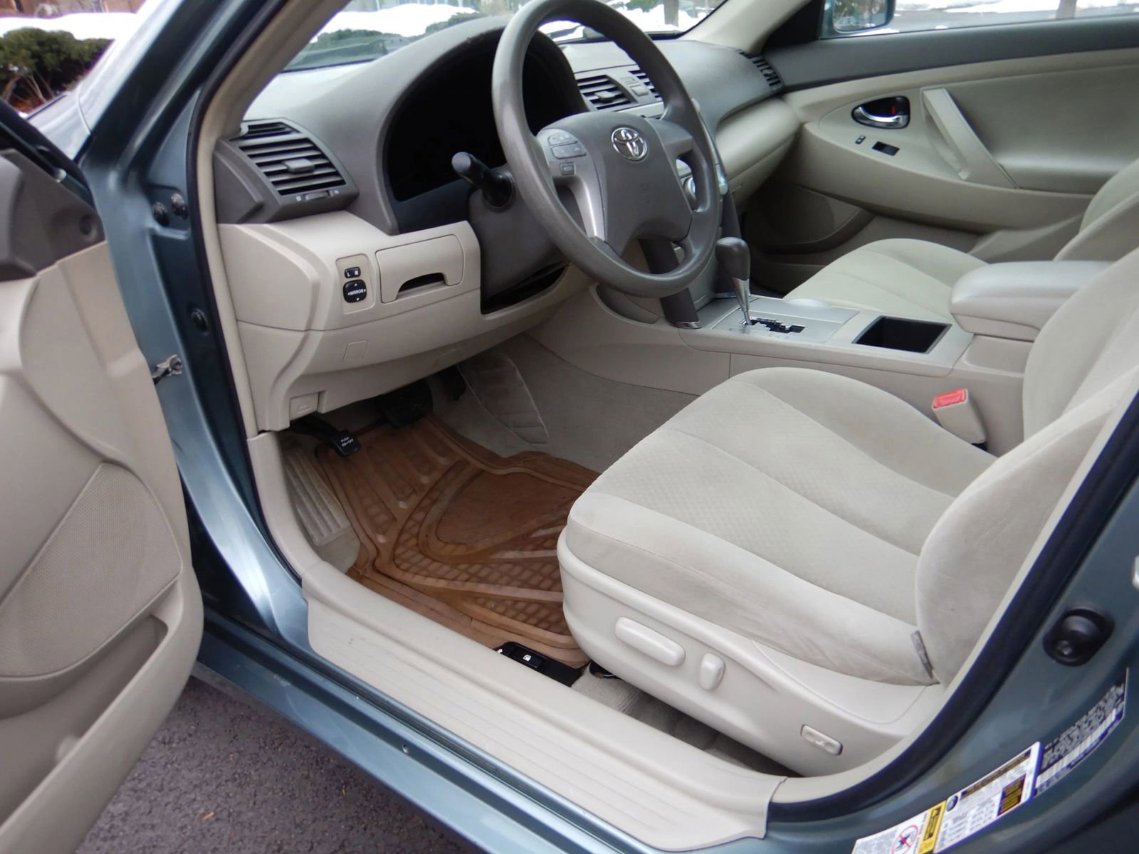 Used 2009 Toyota Camry LE FWD image 12