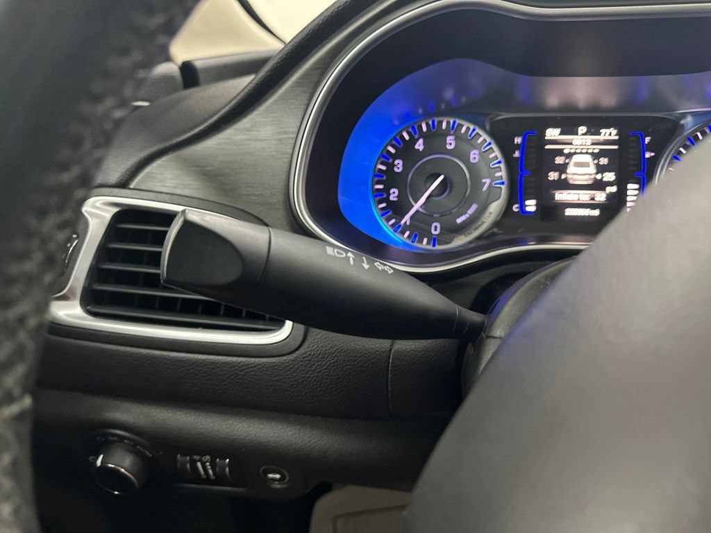 Used 2015 Chrysler 200 Limited w/ Convenience Group FWD image 41