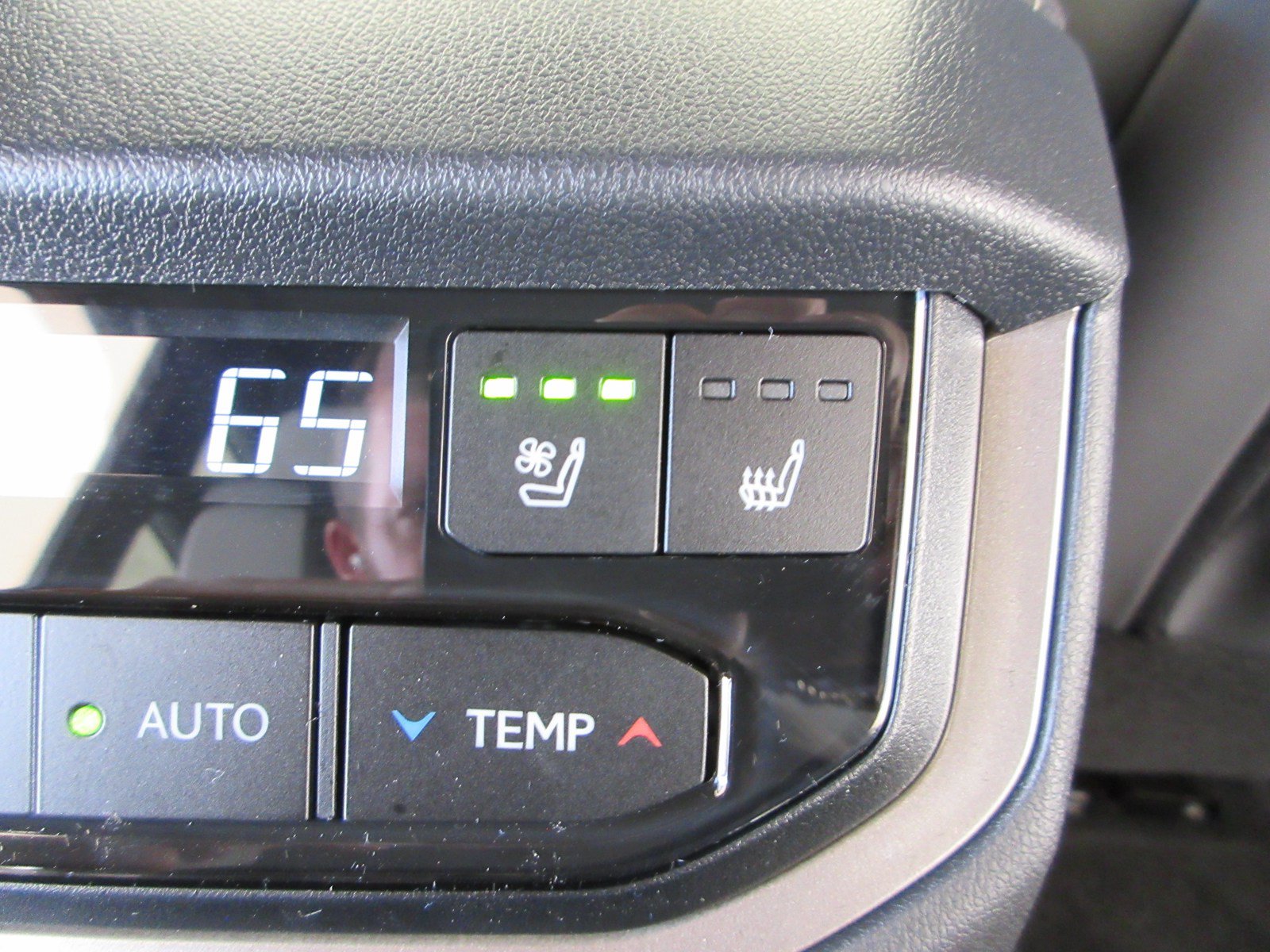 Used 2026 Lexus TX 500h AWD w/ Technology Package image 26