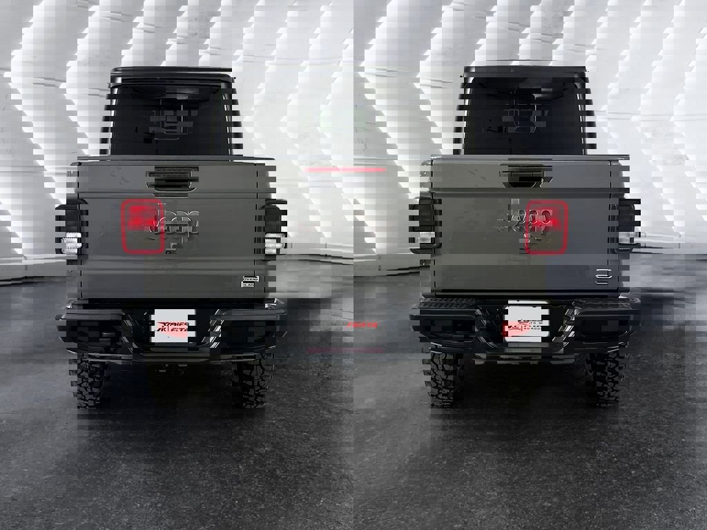 Used 2023 Jeep Gladiator Overland AWD/4WD image 5