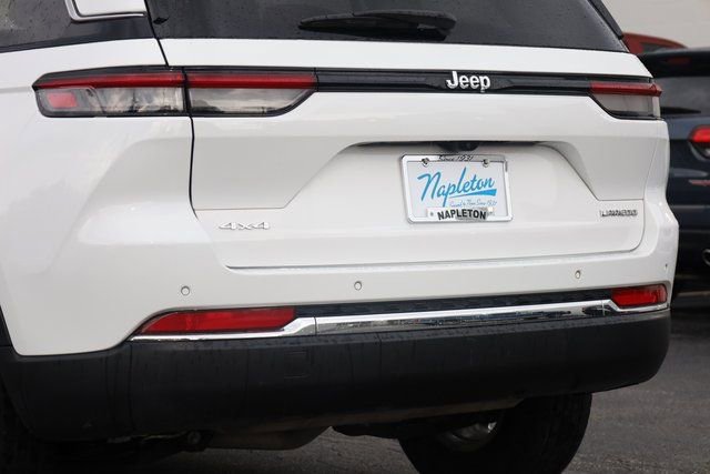 Used 2023 Jeep Grand Cherokee Laredo image 8