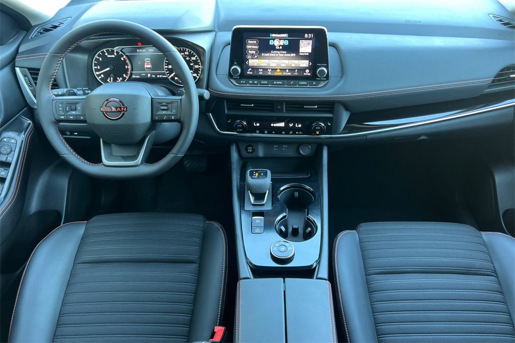 Used 2025 Nissan Rogue SV image 15