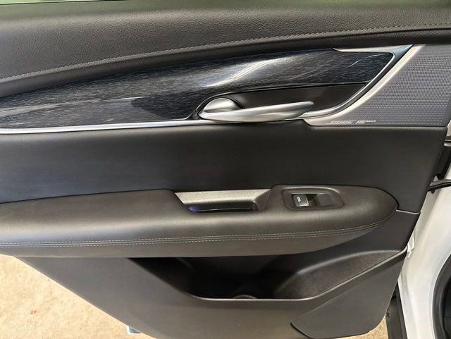 Certified 2022 Cadillac XT5 Premium Luxury AWD/4WD image 16