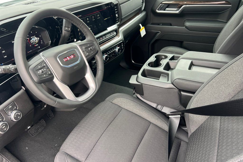New 2026 GMC Sierra 1500 SLE w/ X31 Off-Road Package AWD/4WD image 7