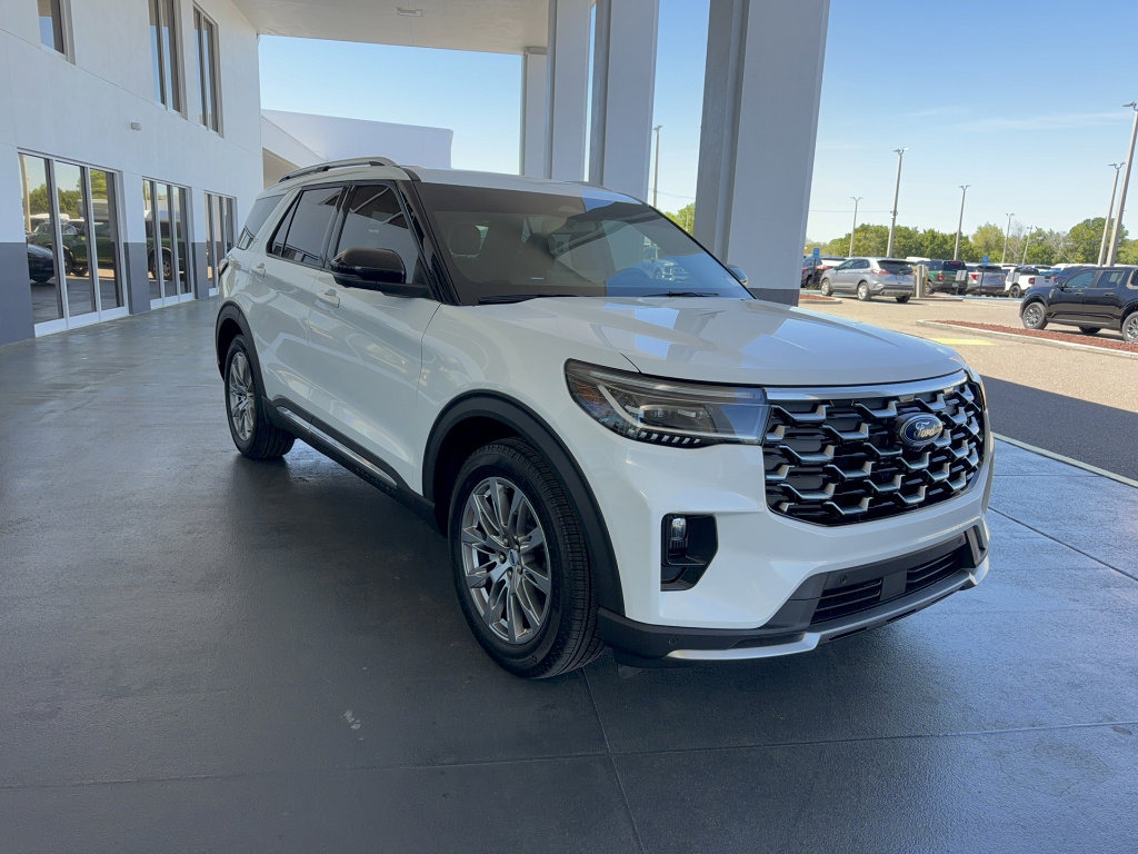 Certified 2025 Ford Explorer Platinum image 4