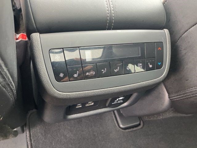 Used 2024 Nissan Pathfinder Platinum w/ Cargo Package image 27