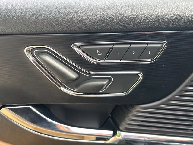 Used 2022 Lincoln Corsair Reserve w/ Equipment Group 201A AWD/4WD image 22