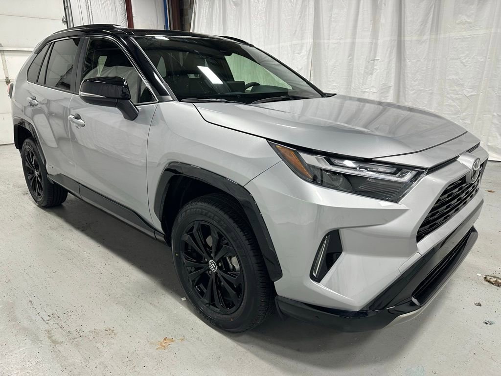 Used 2025 Toyota RAV4 XSE w/ Weather Package image 1
