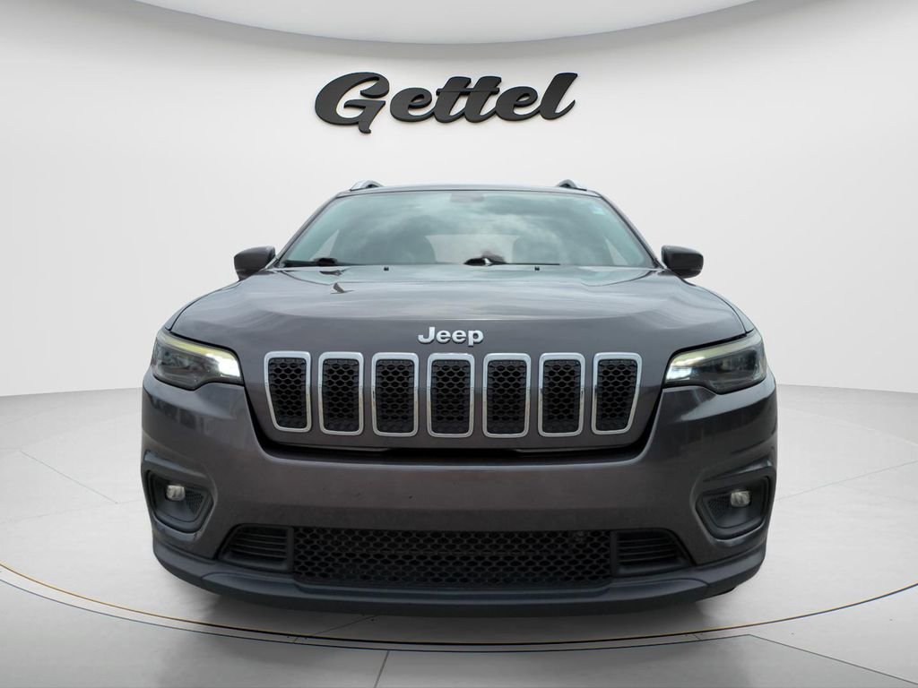 Used 2020 Jeep Cherokee Latitude Plus w/ Trailer Tow Group FWD image 2