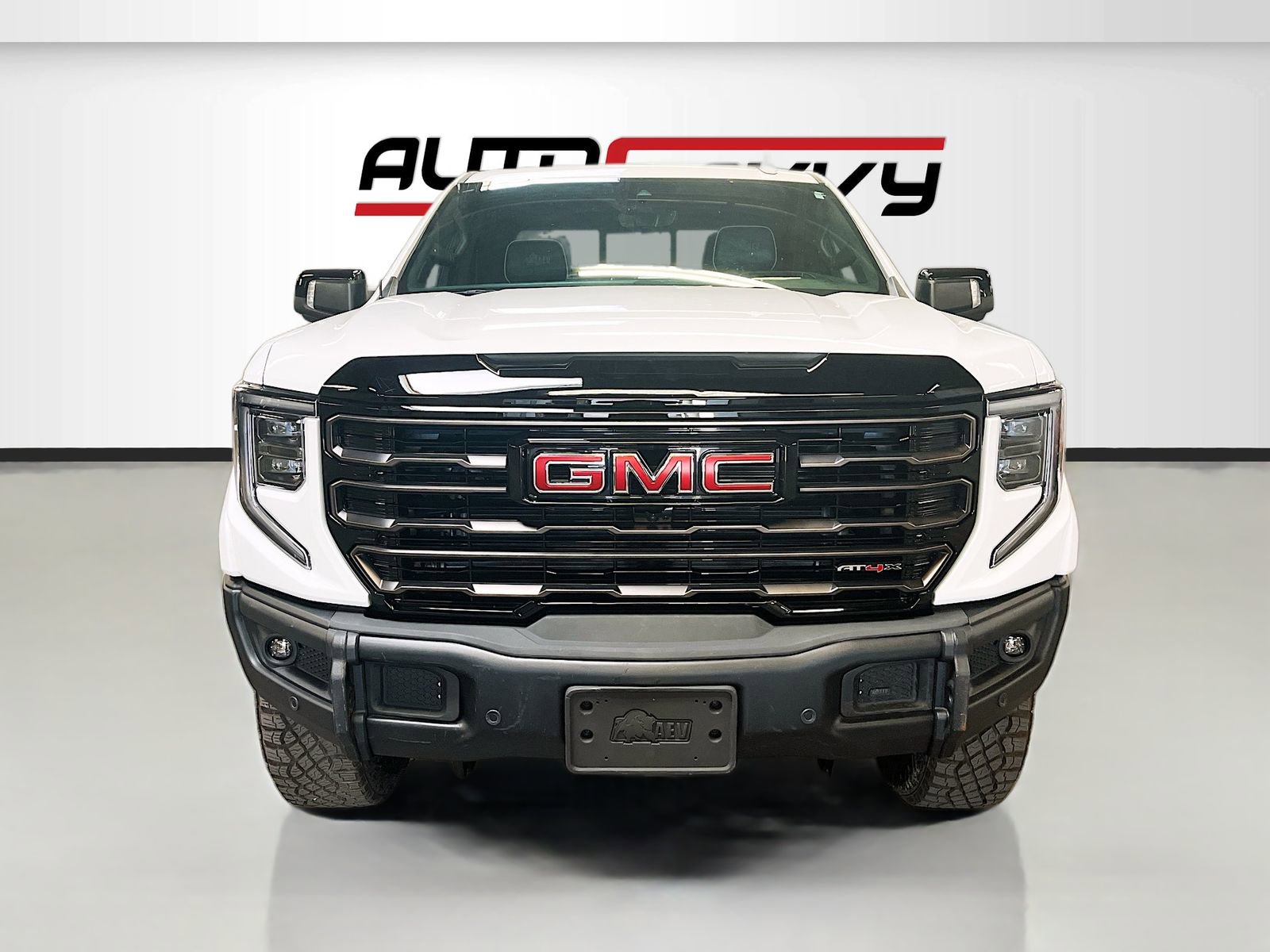Used 2025 GMC Sierra 1500 AT4X w/ AT4X AEV Edition AWD/4WD image 2