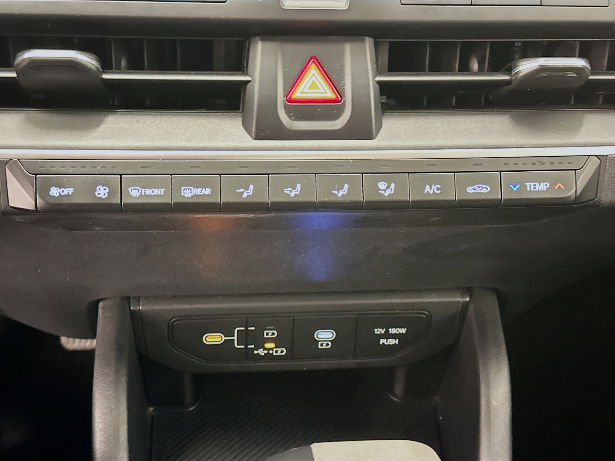 Used 2025 Kia K4 LXS image 24