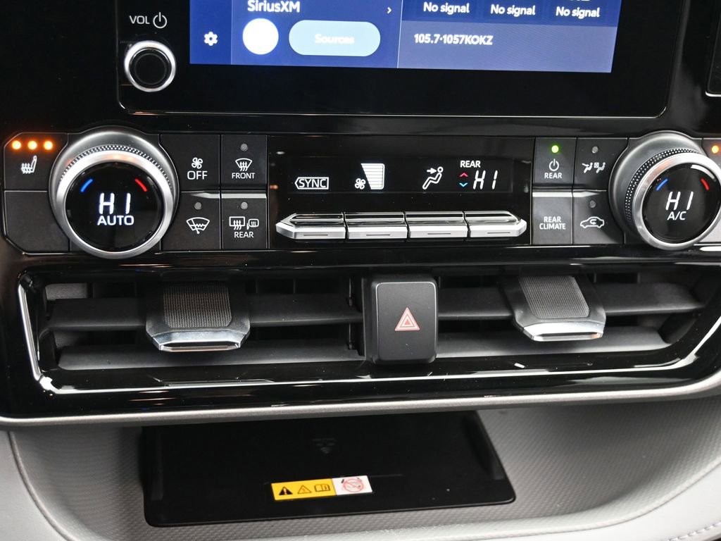 Used 2023 Toyota Highlander L image 21