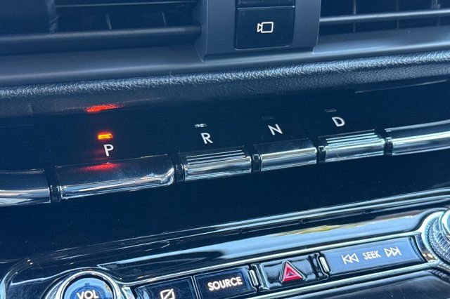 Used 2022 Lincoln Corsair Reserve image 23