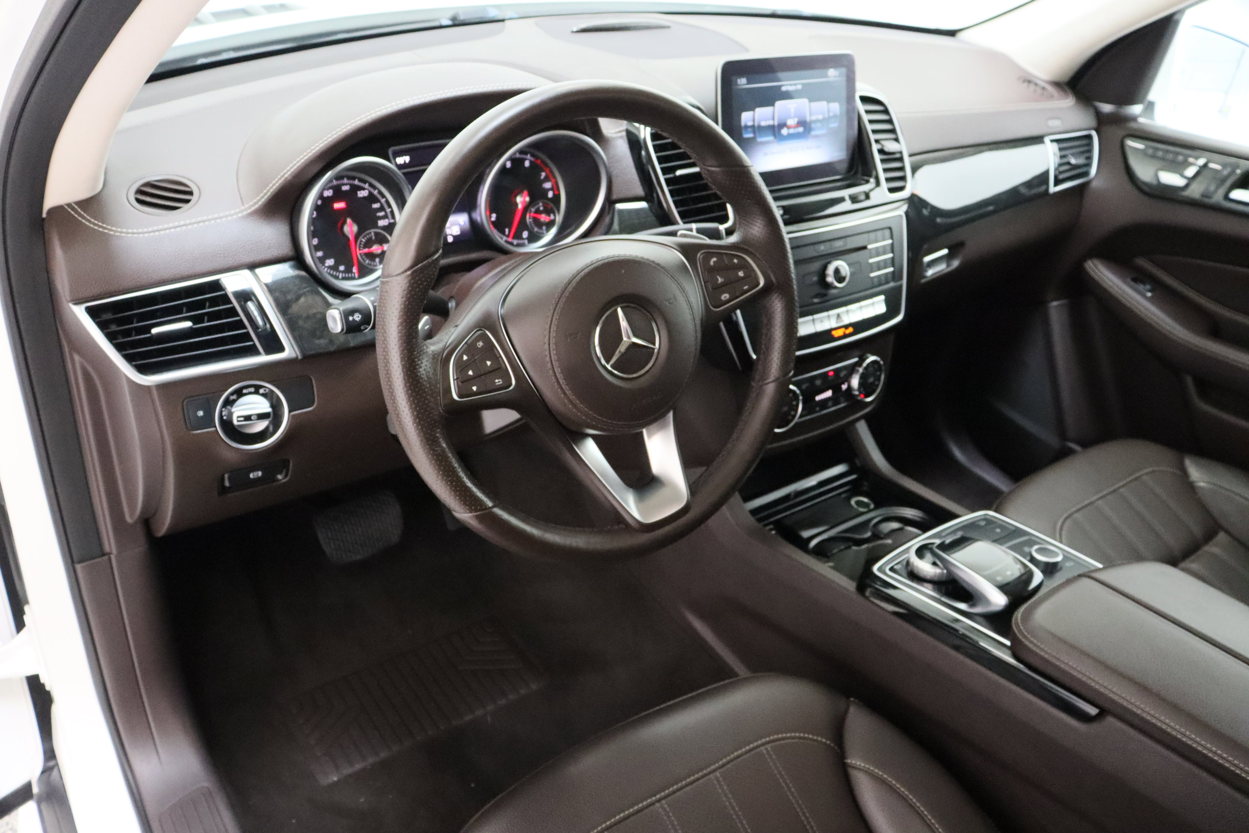Used 2017 Mercedes-Benz GLS 450 4MATIC image 14