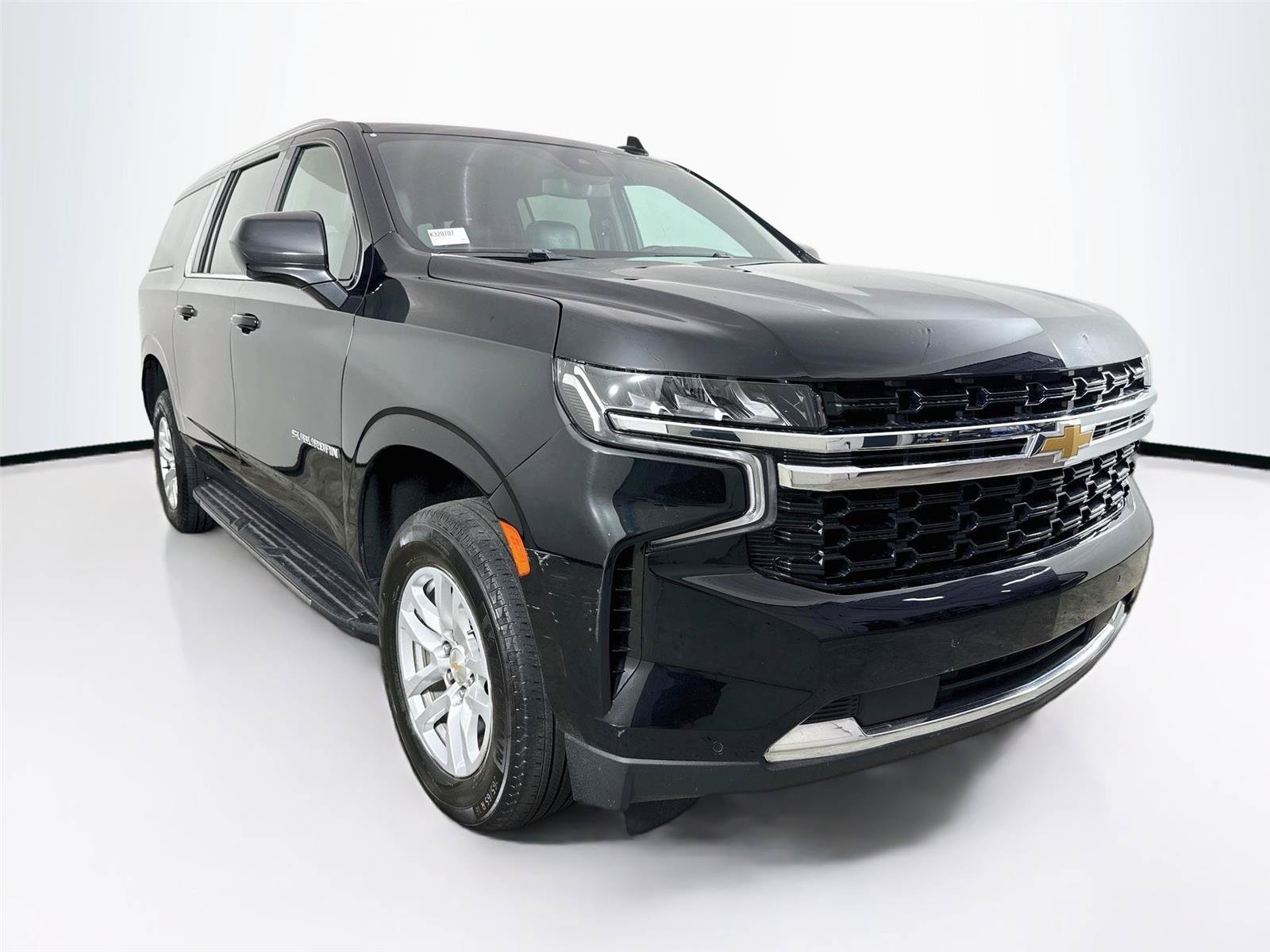 Used 2024 Chevrolet Suburban LS RWD image 8
