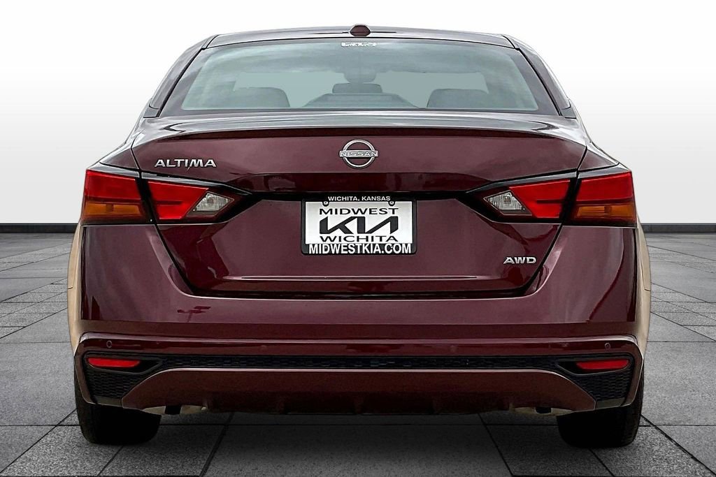 Used 2025 Nissan Altima 2.5 SV image 4