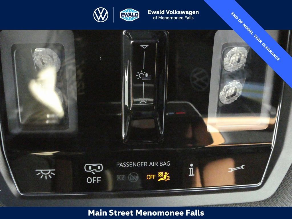 New 2025 Volkswagen ID. Buzz Pro S Plus AWD/4WD image 17