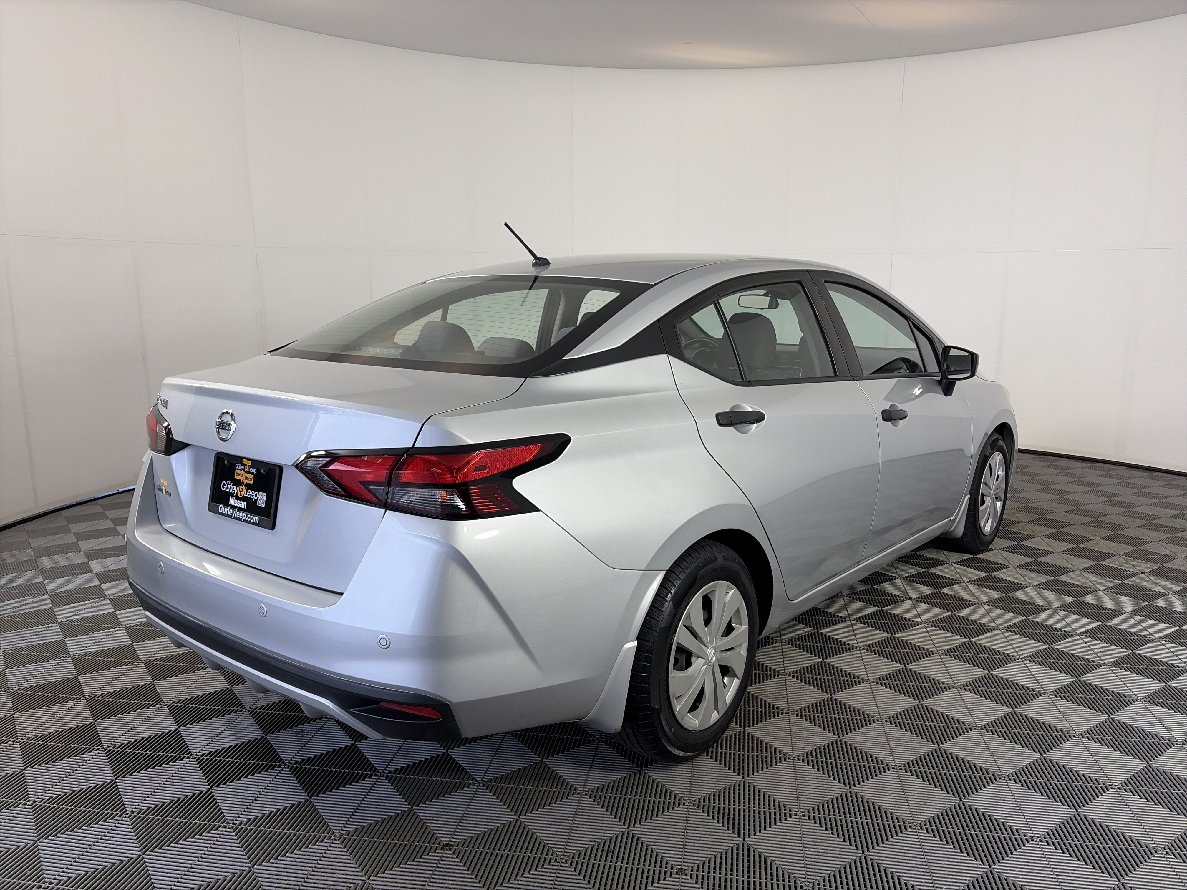 Used 2020 Nissan Versa S FWD image 10
