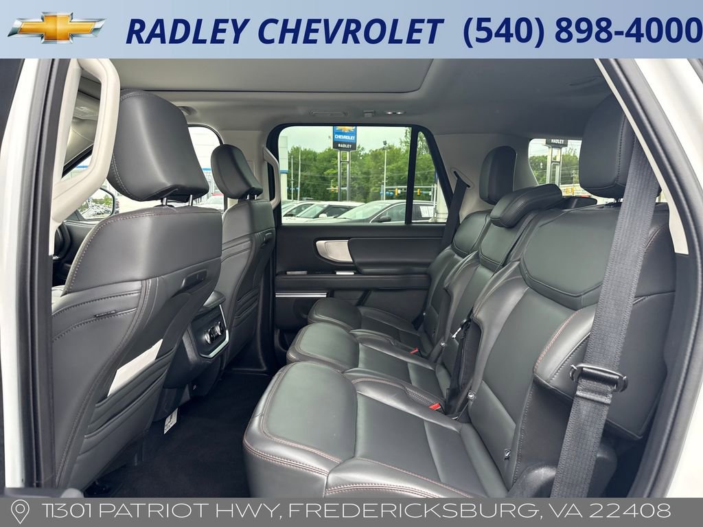 Used 2025 Ford Expedition Active AWD/4WD image 11