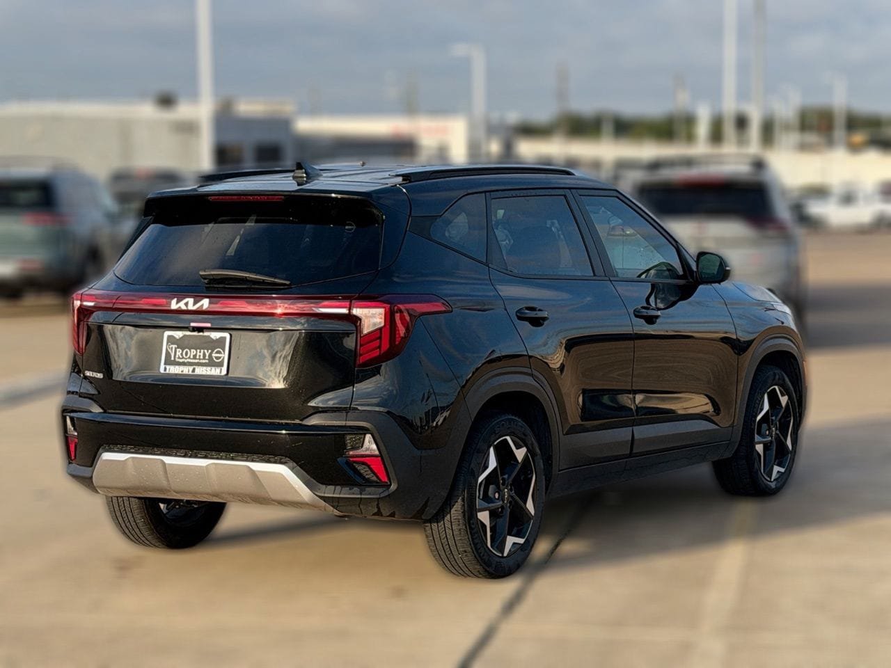 Used 2025 Kia Seltos S FWD image 7