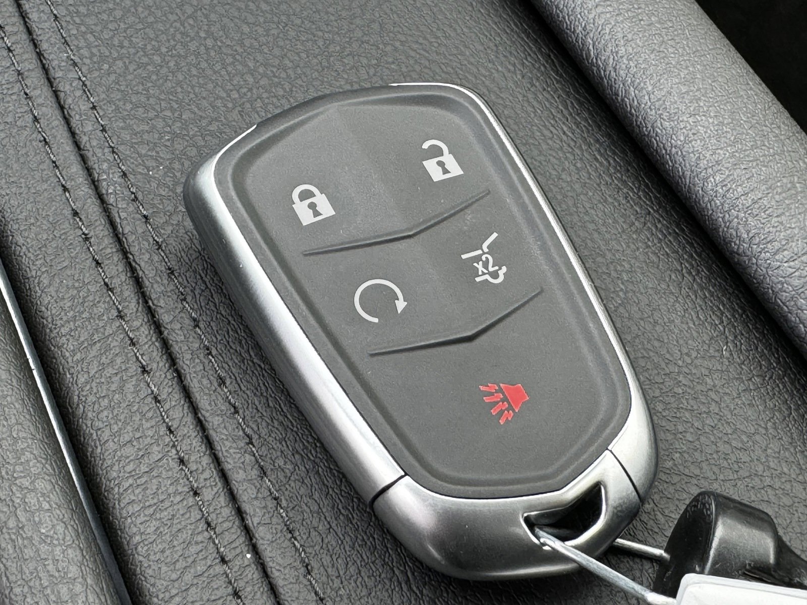 New 2025 Cadillac XT6 Luxury image 32