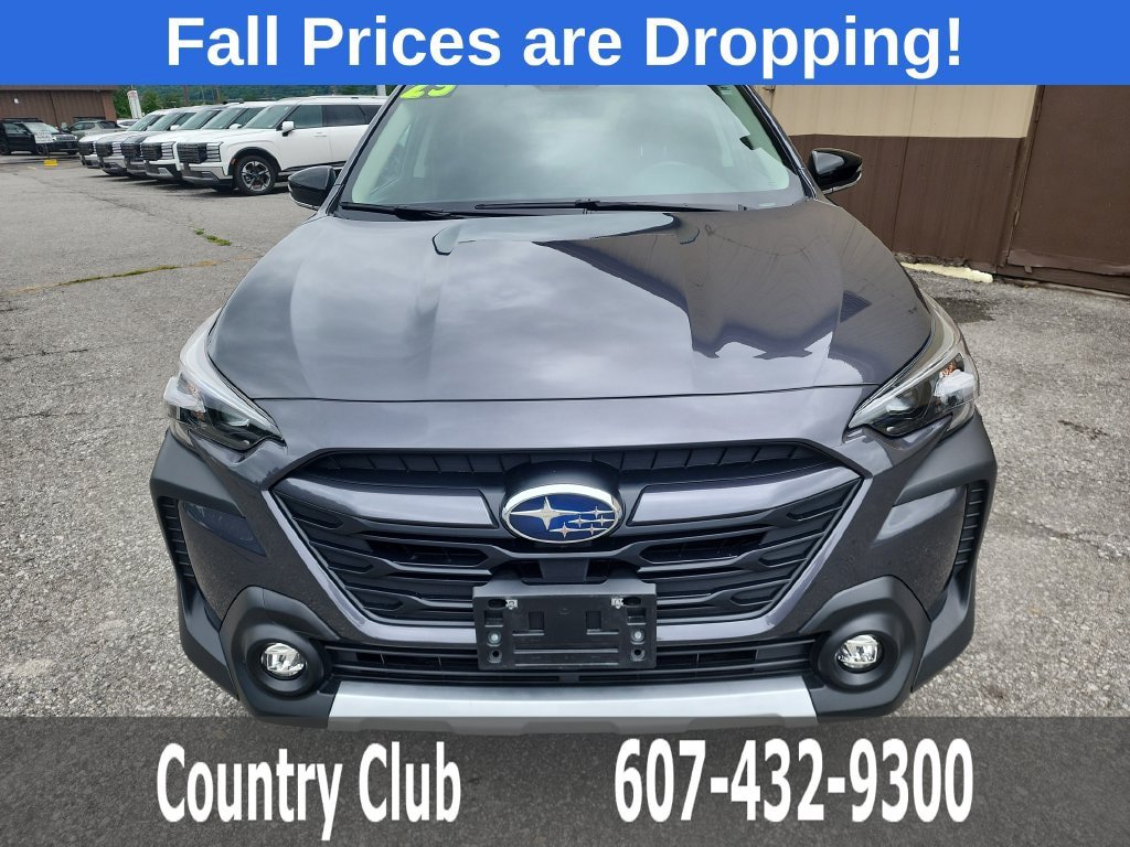 Used 2025 Subaru Outback Limited AWD/4WD image 3