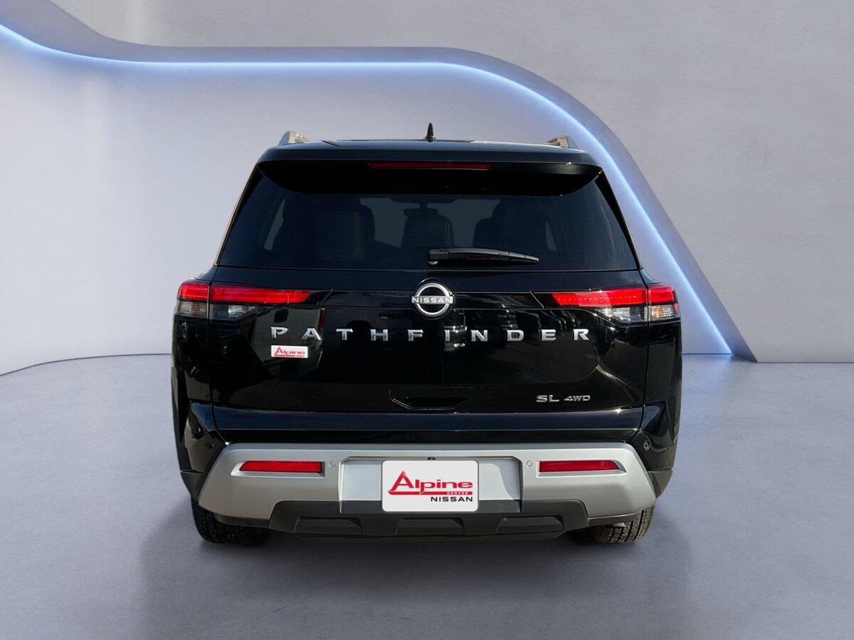 Used 2025 Nissan Pathfinder SL AWD/4WD image 4