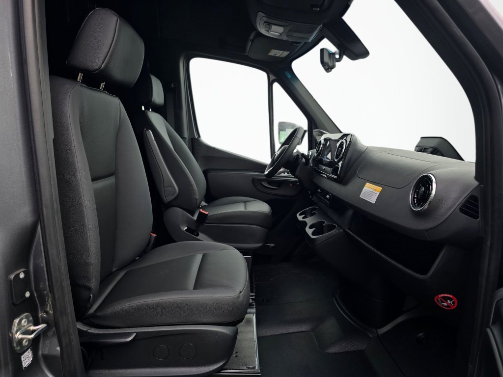 New 2025 Mercedes-Benz Sprinter 2500 image 18