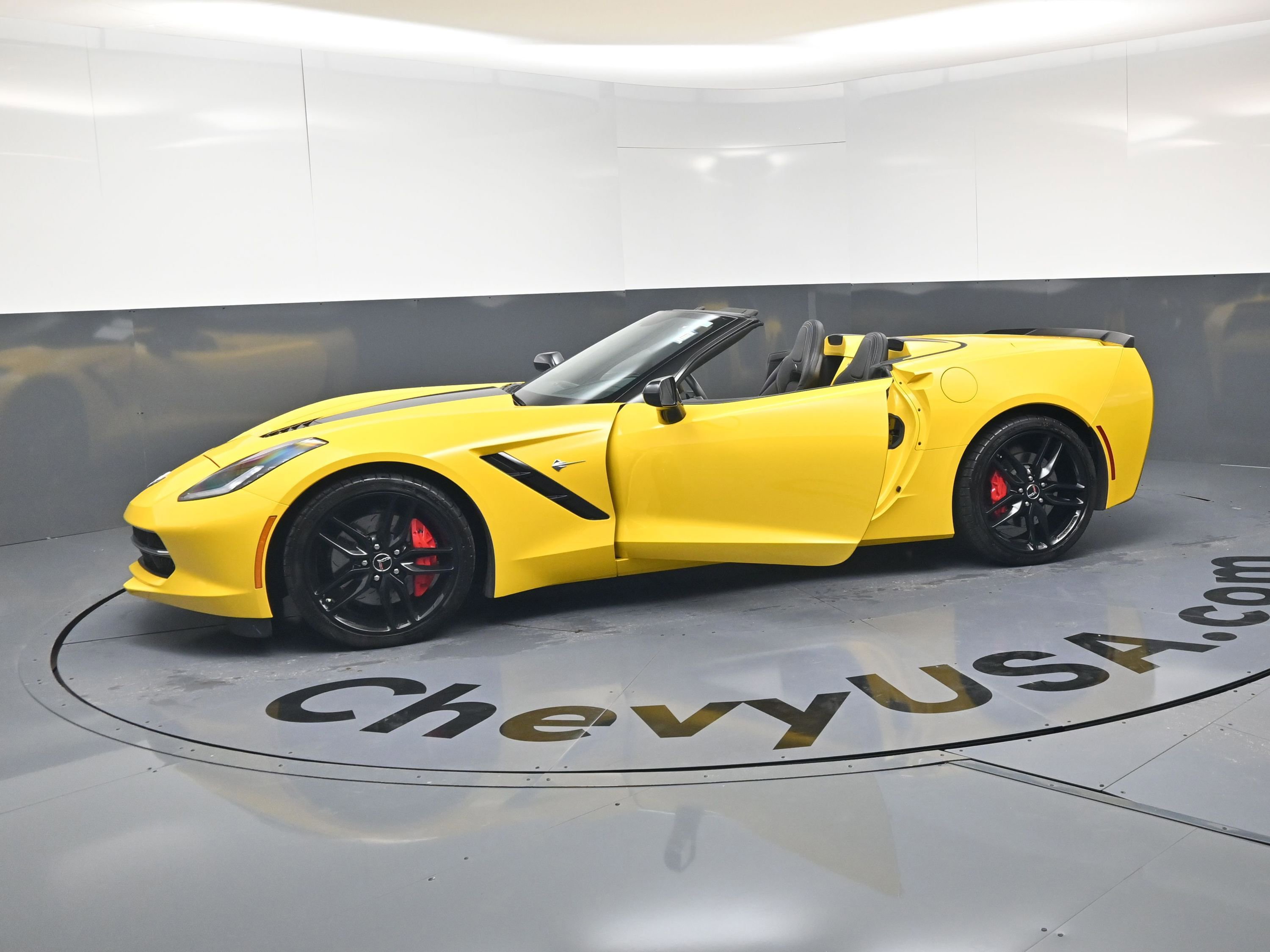 Used 2014 Chevrolet Corvette Stingray Convertible w/ 3LT Preferred Equipment Group RWD image 21