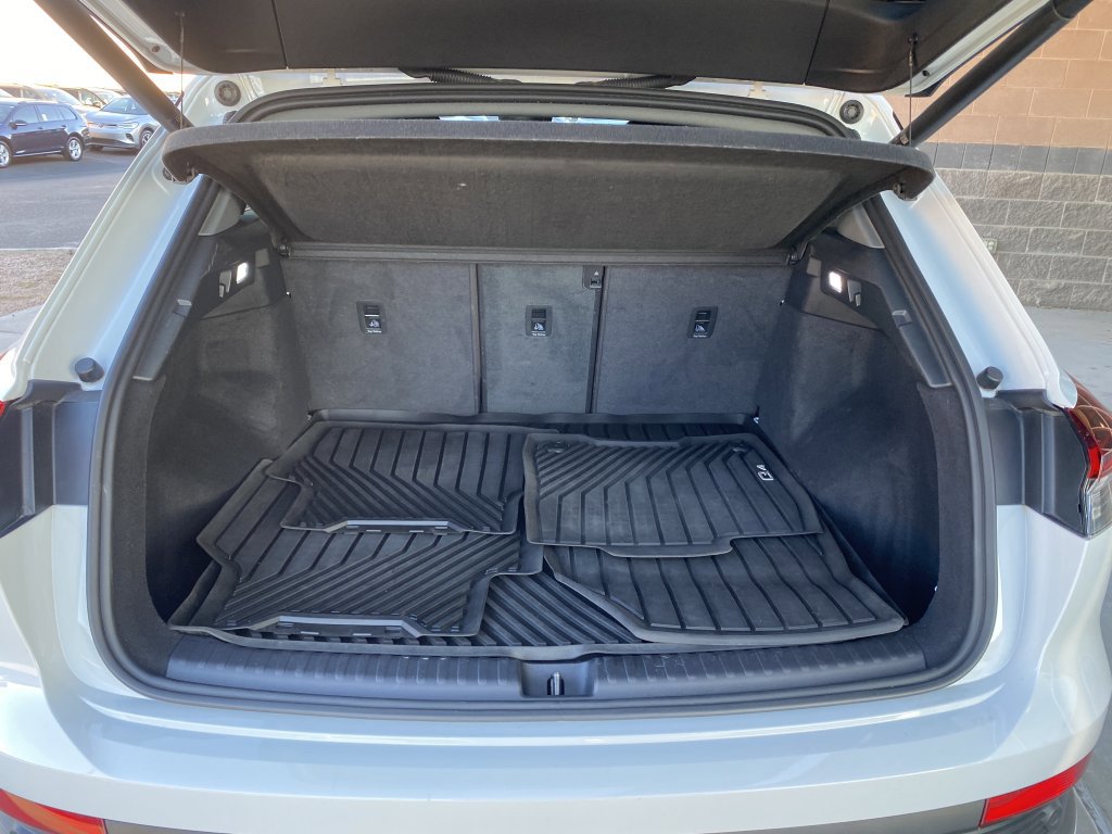 Used 2022 Audi Q4 e-tron Premium Plus image 12