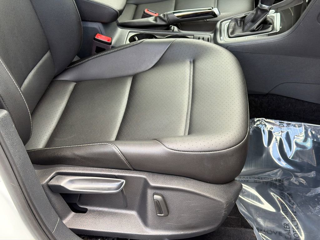 Used 2018 Volkswagen Golf SE FWD image 11