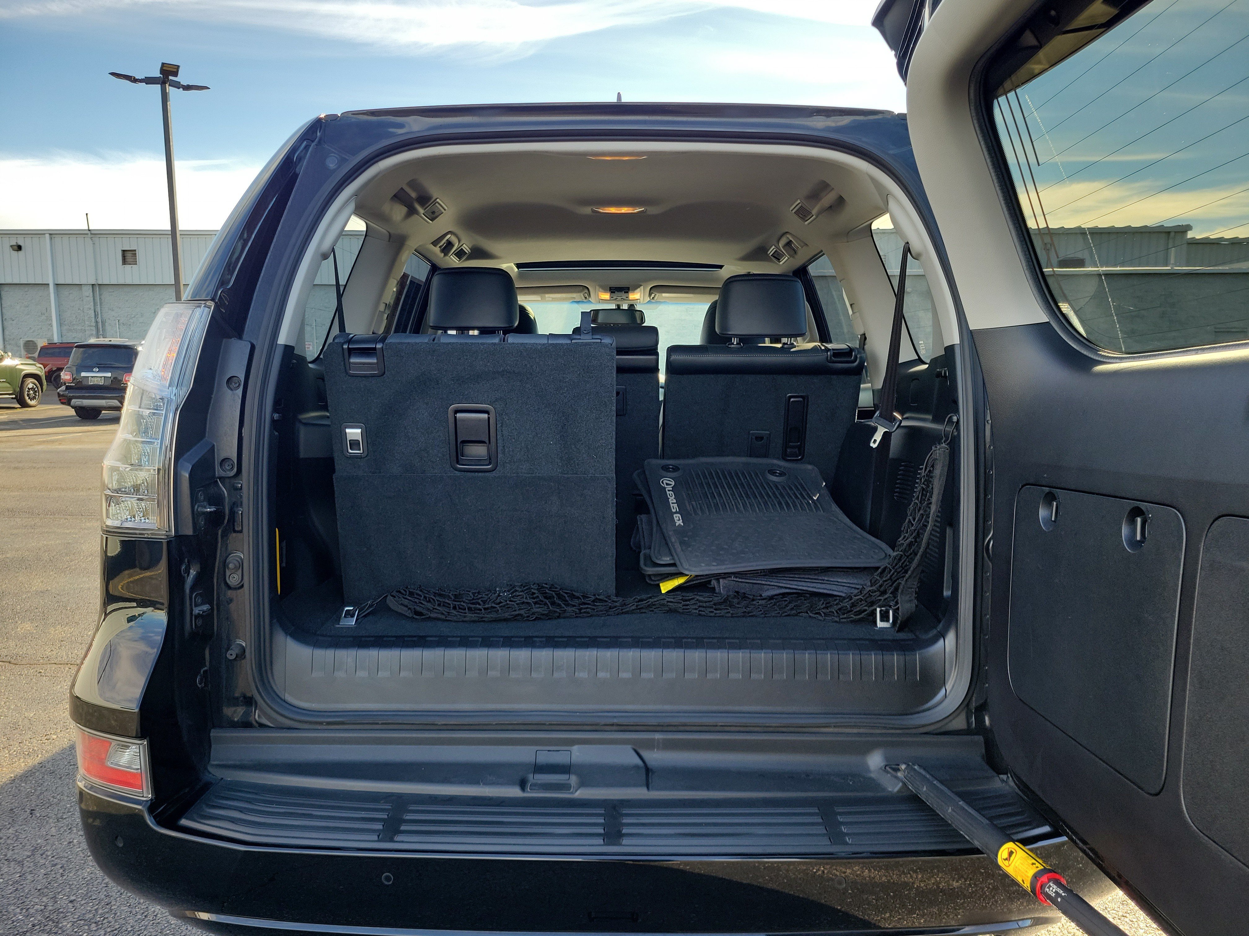 Used 2018 Lexus GX 460 Premium w/ Premium Package AWD/4WD image 8